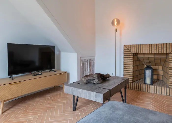 Comfortable Nook In Sintra By Lovelystay